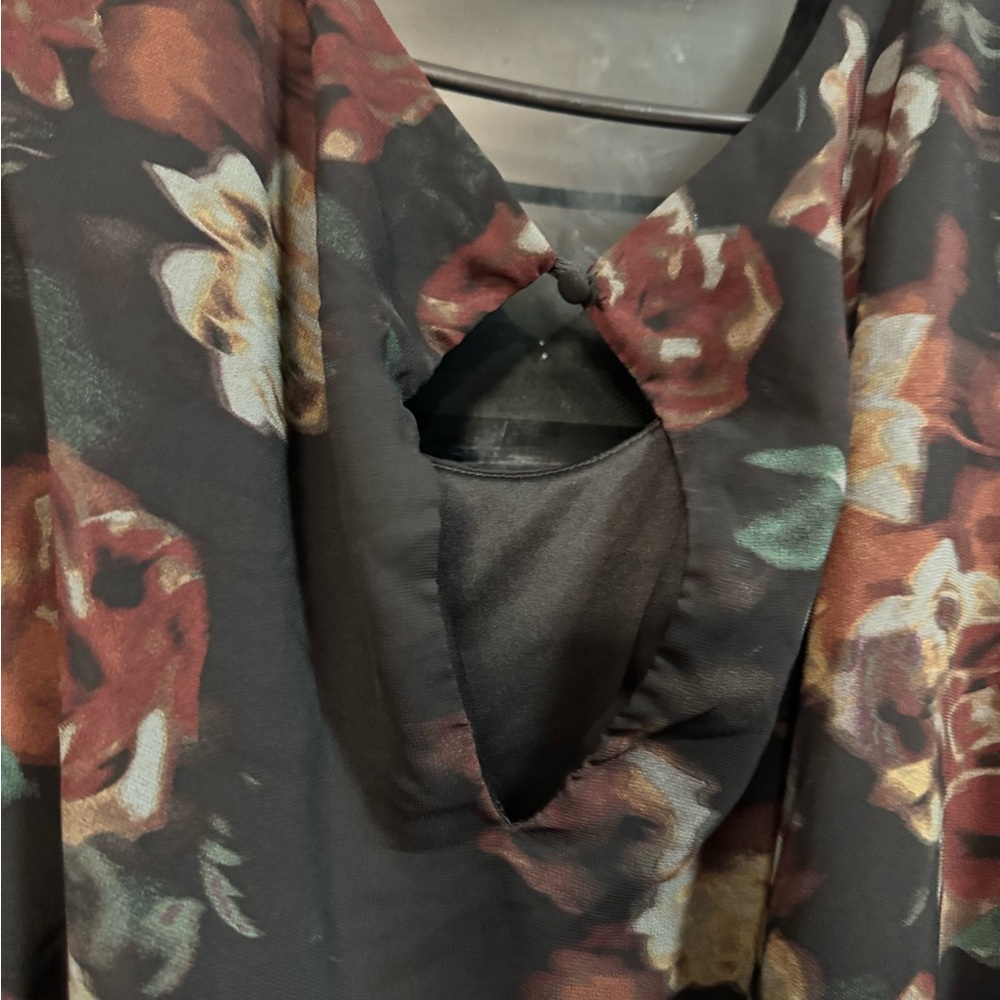 “Dark Roses” Floral Ruffle Sleeve Dress - Picture 2 of 7